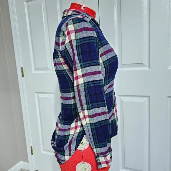 AEO Boyfriend Fit Button Down Flannel - Size SP - Picture 4 of 10